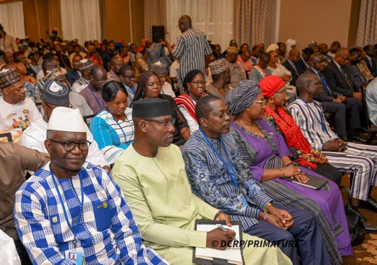 𝐃𝐢𝐚𝐬𝐩𝐨𝐫𝐚 𝐀𝐄𝐒 𝐚𝐮𝐱 𝐔𝐒𝐀 : 𝐮𝐧𝐞 𝐦𝐞̂𝐦𝐞 𝐯𝐨𝐢𝐱, 𝐮𝐧𝐞 𝐦𝐞̂𝐦𝐞 𝐚𝐦𝐛𝐢𝐭𝐢𝐨𝐧 𝐩𝐨𝐮𝐫 𝐥𝐚 𝐬𝐨𝐮𝐯𝐞𝐫𝐚𝐢𝐧𝐞𝐭𝐞́