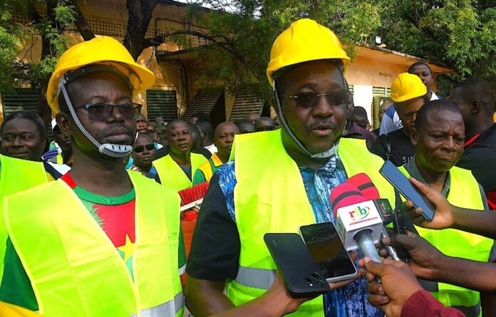 Initiative Faso Mêbo : Le ministère en charge de la Fonction publique apporte une contribution de plus de 8 millions F CFA